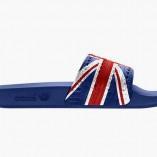 Les Adilettes sont de retour Les Adilettes sont de retour