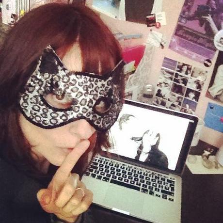 Les jours fériés et viaducs du mois de mai sont une vraie... writer masquée