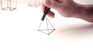 Ce stylo permet d'écrire dans les airs en créant des impressions 3D