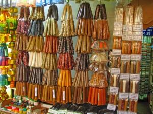 sri lanka  080  spice shop in kandy market 300x225 Tête de gondole : signalétique publicitaire