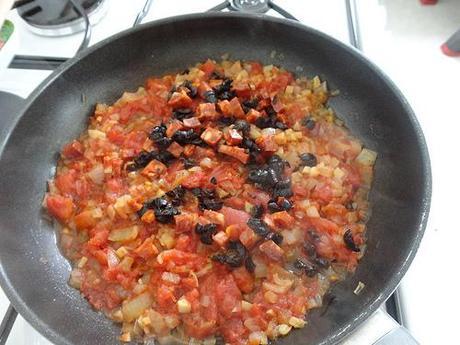 Raviolis frais et escargots à la tomate