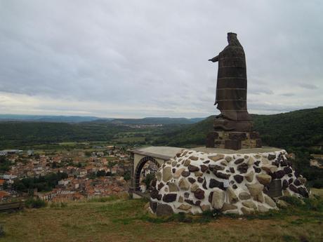Statue protégeant VOLVIC (Puy de dôme)