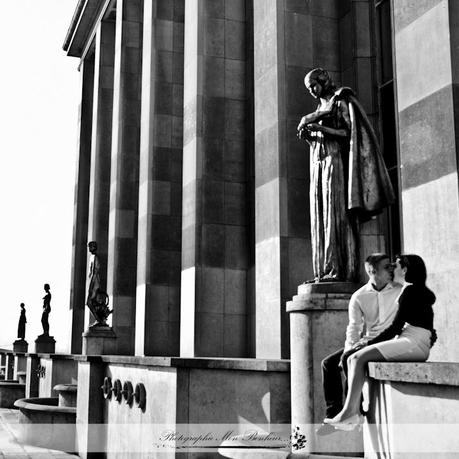 deux amoureux, paris, photographe trocadéro, portrait de couple, séance photo de couple à la Tour Eiffel, Trocadéro, une séance couple