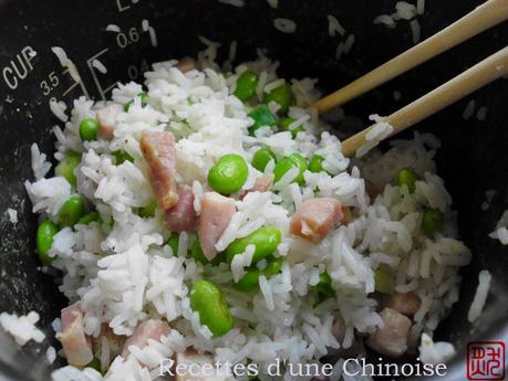 Utiliser le rice cooker pour faire un plat complet : riz au jambon séché et edamame 毛豆腊肉饭 máodòu làròu fàn