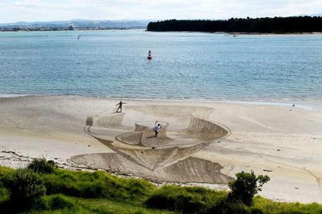 Dessins en 3D sur la plage (Nouvelle-Zélande)