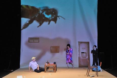 Hideki Noda : THE BEE (version anglaise)