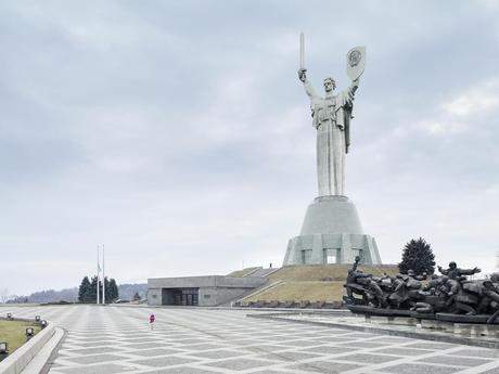 Landscapes Altered by the Worlds Largest Statues monuments landscapes 