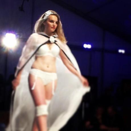 Capelio.ca-Defile-Flirt-Anastasia