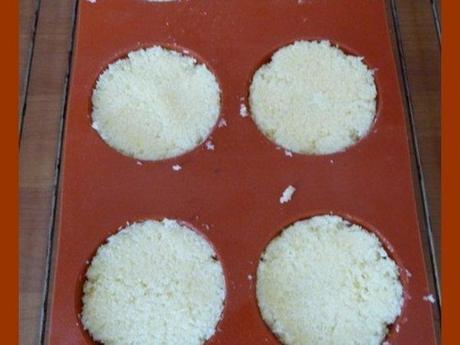 Cliquer sur les flèches.