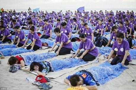Record du monde  le plus grand massage de masse à Bali  © EPA (2)