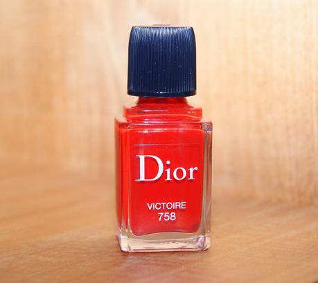 Victoire de Dior, un rouge hypnotisant.............