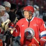 Vladimir Poutine rejoue au Hockey à Sotchi