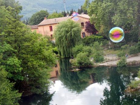 pour faire des ronds dans l'eau