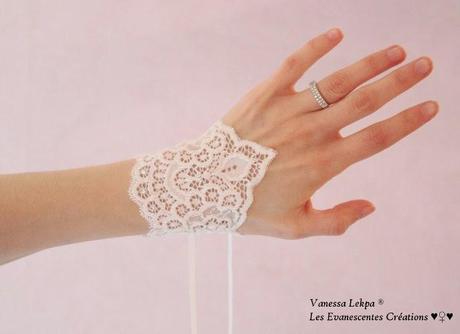 bijoux de mariée bracelet en dentelle de calais paire de manchettes en dentelle de Calais couleur blanc, création unique fait main par la créatrice Vanessa Lekpa