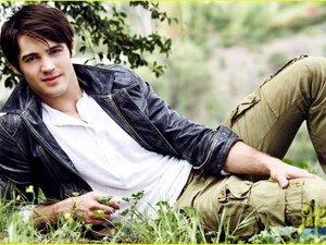 JJ Spotlight Series : Steven R.McQueen