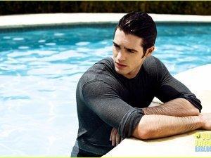JJ Spotlight Series : Steven R.McQueen