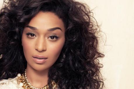 Zayra : 2 magnifiques photos pour la promo de son single