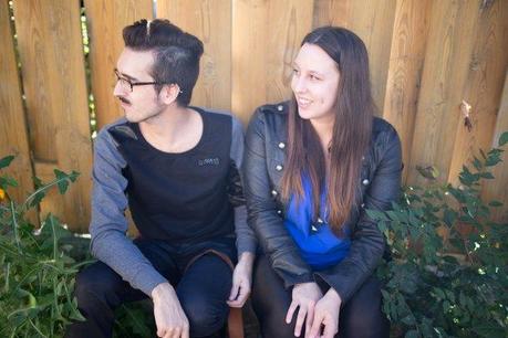 Éli et Max, Rouge à lèvres et noeud papillon