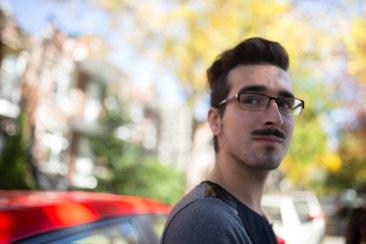 Max, Rouge à lèvres et noeud papillon