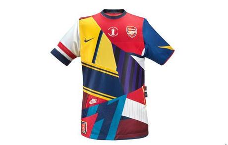 Nike offre un incroyable maillot commémoratif à Arsenal!