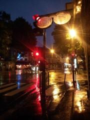 récits des lisières,estime-toi heureux,éditions orage-lagune-express,poèmes,poésie,note,journal,littérature,fragment,brouillon,blog littéraire de christian cottet-emard,édition,publication,feux rouges,feux tricolores,nuit,américaine,à l'américaine,néons,lumières,signalisation,nuit urbaine,ville,auto,samedi,commerces,magasins,messe,église,cloches,pare-brise,pluie,averse,nocturne