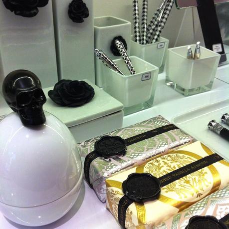 UNE DÉLICATE FANTAISIE OU LES BIJOUX DE SOPHIE...PAR HAYLEY