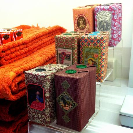 UNE DÉLICATE FANTAISIE OU LES BIJOUX DE SOPHIE...PAR HAYLEY