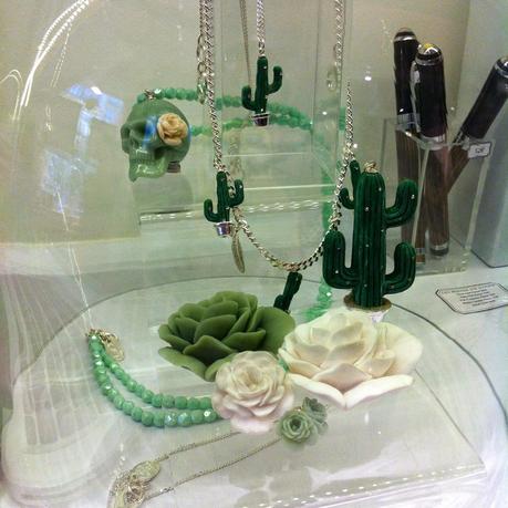 UNE DÉLICATE FANTAISIE OU LES BIJOUX DE SOPHIE...PAR HAYLEY