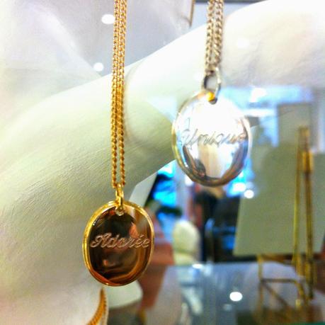 UNE DÉLICATE FANTAISIE OU LES BIJOUX DE SOPHIE...PAR HAYLEY