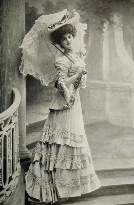 Arlette-Dorgere---robe-d-apres-midi-Drecoll---aout-1904-.jpg