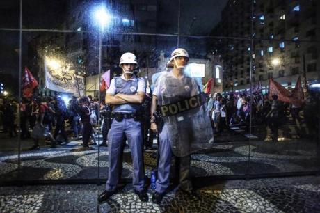 Police de Sao Paulo durant une manifestation.