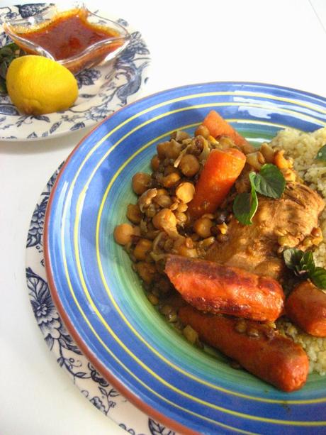 Tajine de poulet aux lentilles et pois chiches d'inspiration marocaine