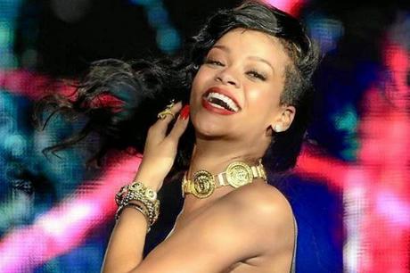 Rihanna dévoile les paroles de sa nouvelle chanson #Barz