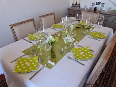 Table fraîcheur en vert anis-blanc et transparence / Fresh table in green, white and glass