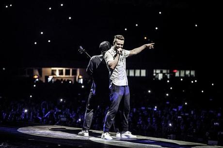 Love Never Felt So Good cartonne en France!