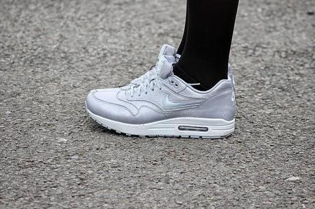 NIKE : AIR MAX SILVER