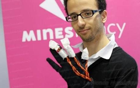 Des gants connectés posent des mots sur le langage des signes