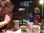 Elle mange kilos viande minutes (Vidéo)