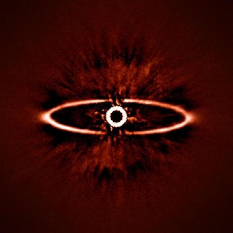 Dans la constellation du Centaure, l'étoile HR 4796 révèle son large anneau de poussières à l'instrument SPHERE installé sur le VLT