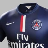 Le PSG présente son maillot domicile pour 2014-15