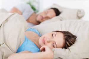 COUPLE: Sommeil en phase, heureux mariage – Sleep