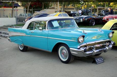 Un fils offre une Chevrolet de 1957 à son père 