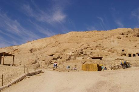Un nouvel hypogée âgé de 4000 ans qui devint une cachette, découverte à Abou El-Naga... En Égypte antique !