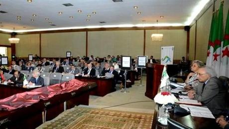 Symposium international sur le développement humain, à Alger