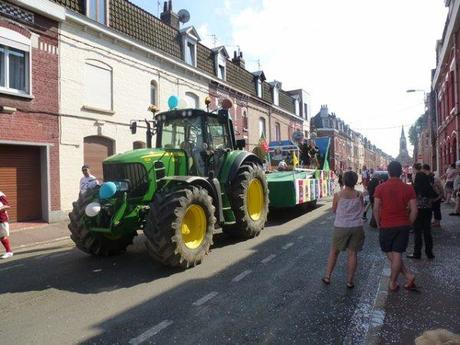 Carnaval de Lomme 2014 : le char du Comité de Quartier du Marais