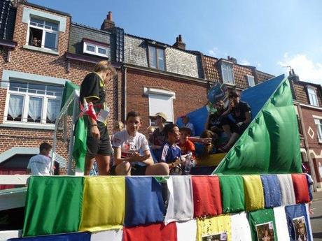Carnaval de Lomme 2014 : le char du Comité de Quartier du Marais