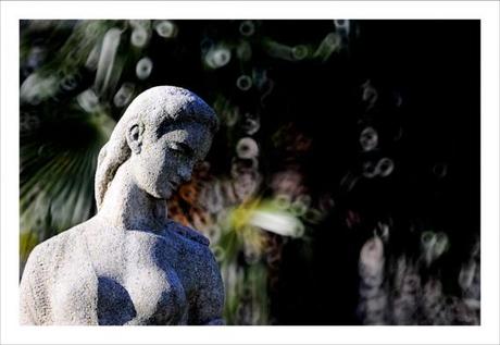 Jardins de la fontaine, statues en danger