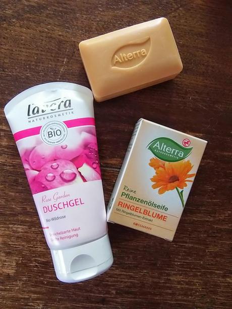 Tests : gel douche rose Lavera et savons Alterra (vegan) Tests : gel douche rose Lavera et savons Alterra (vegan)