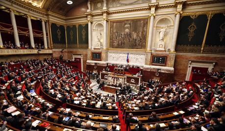 POLITIQUE > Loi famille : l’offensive de l’UMP n’est pas éteinte