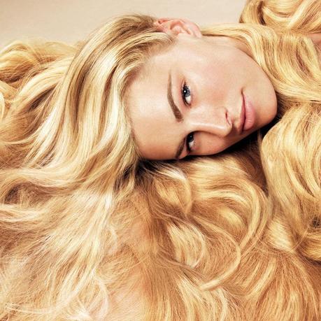 Océan de mèches blondes